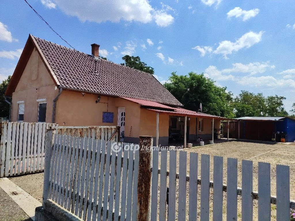 Eladó családi ház, Tiszapüspöki, csendes