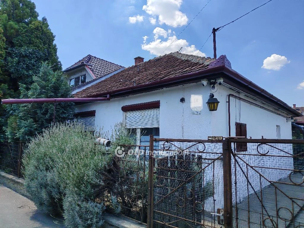 Eladó családi ház, Szolnok, csendes