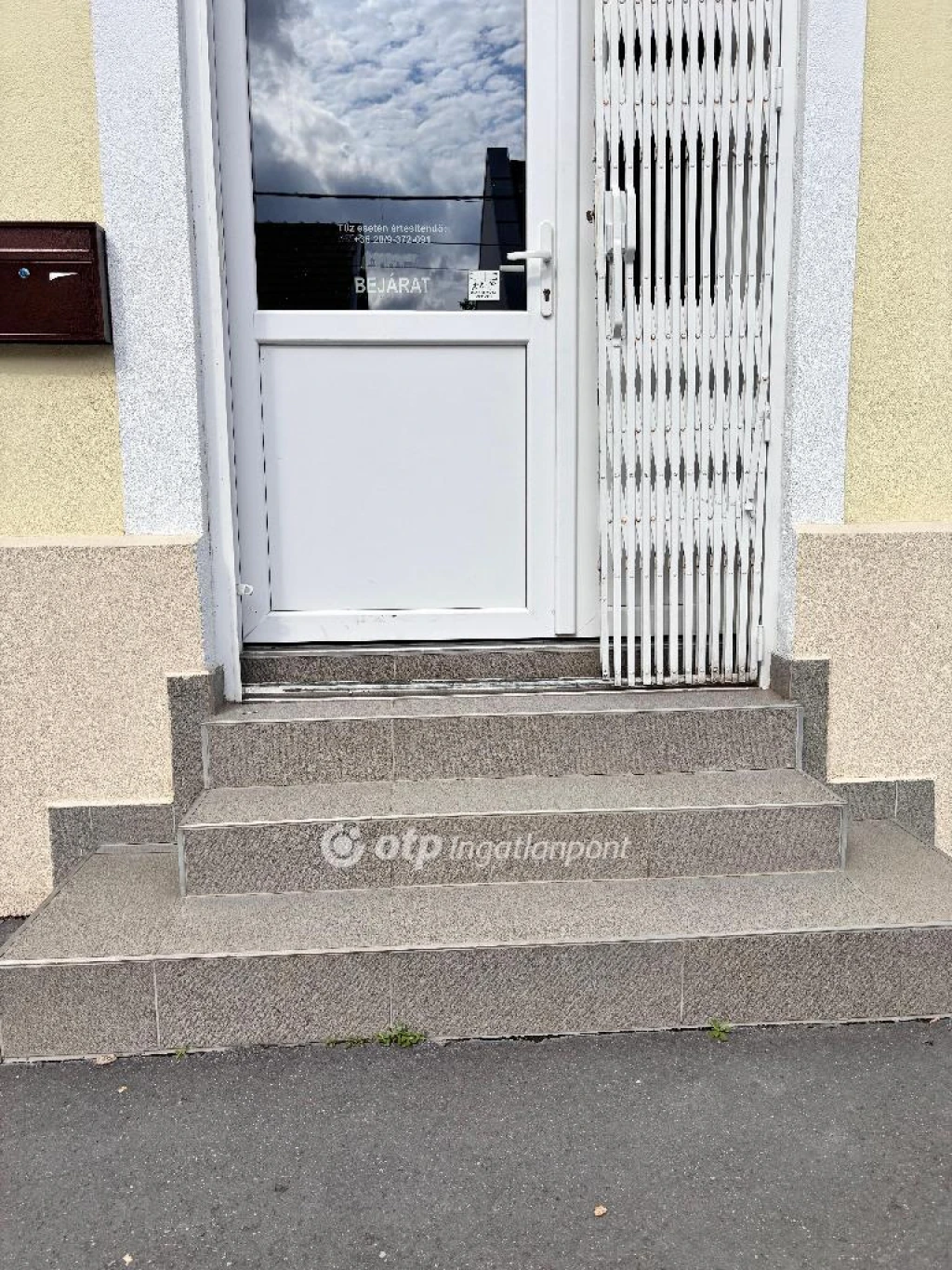Eladó üzlet, Szolnok, Belváros