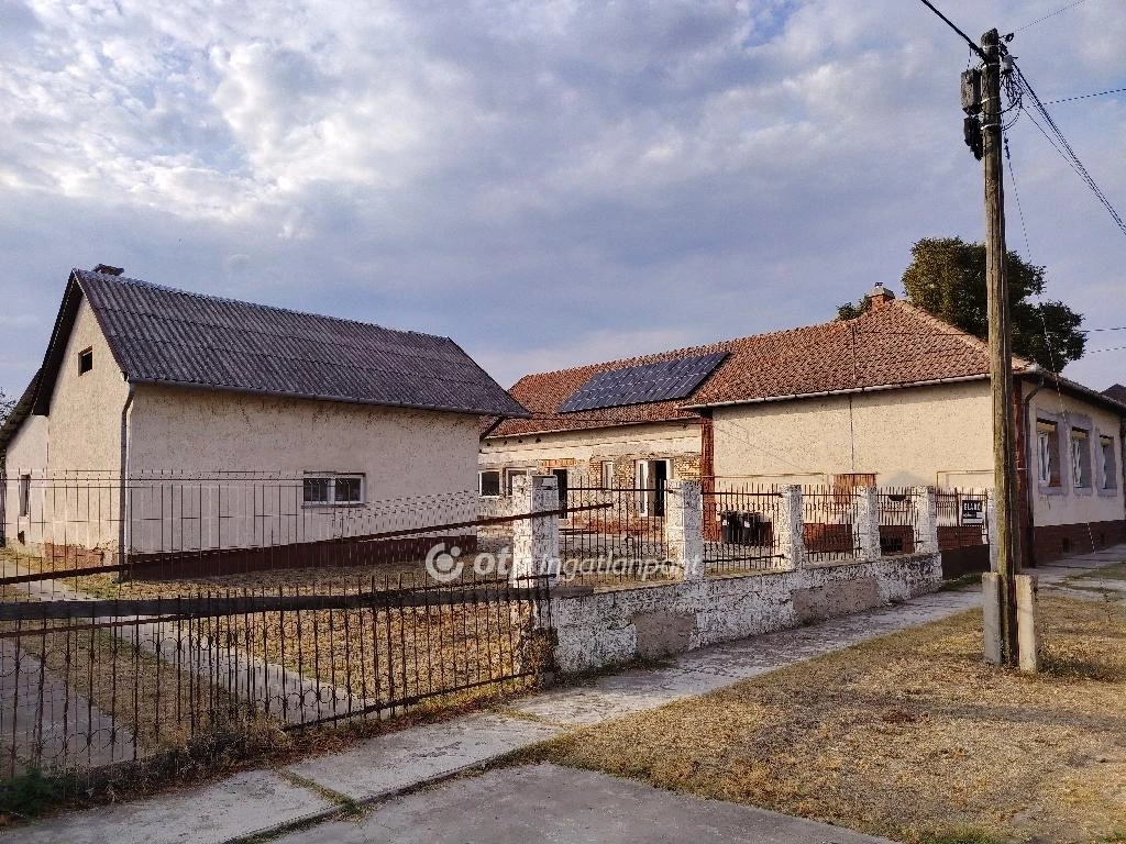 Eladó családi ház, Lakitelek, csendes