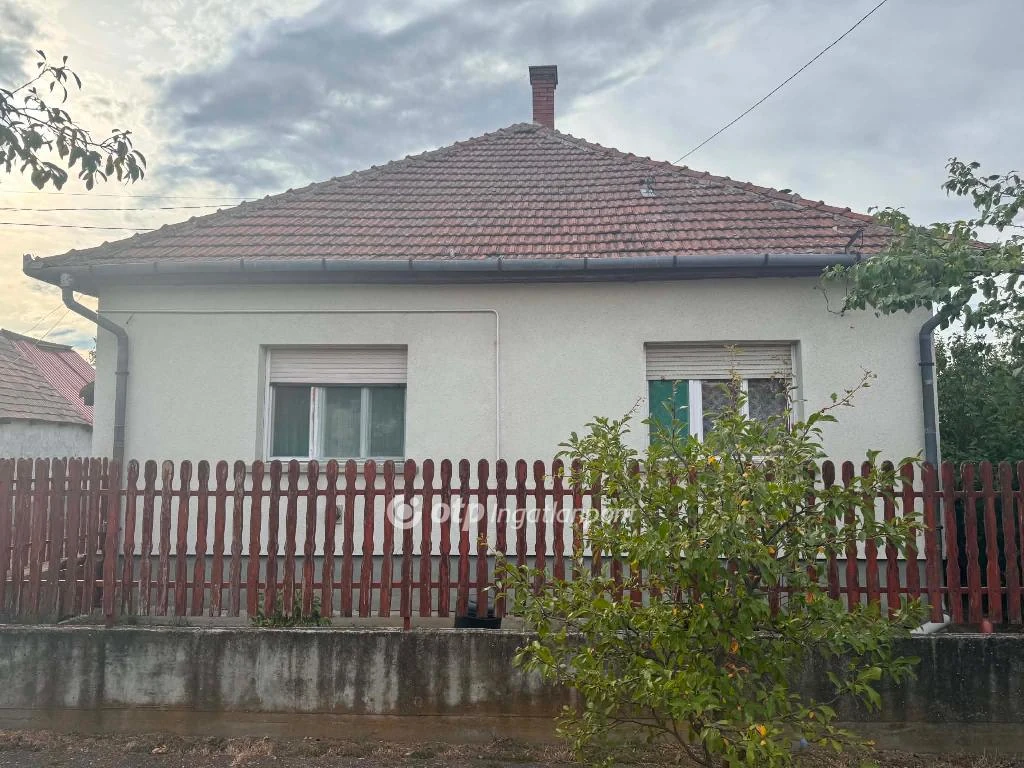 Eladó családi ház, Tápiógyörgye, családi házas