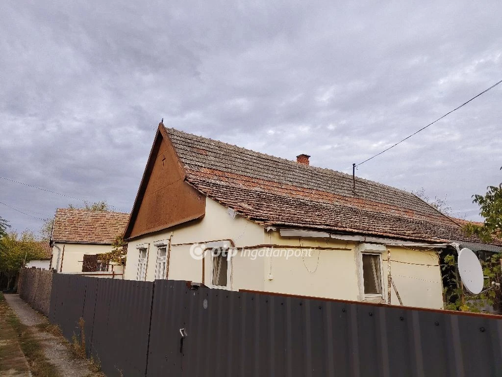 Eladó családi ház, Zagyvarékas, csendes