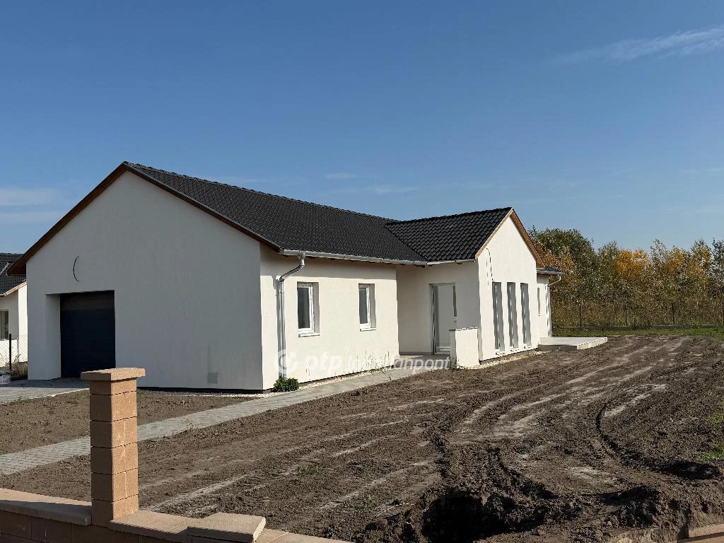 Eladó Ház, Ráckeve