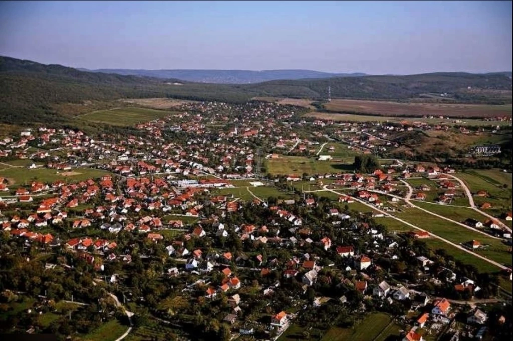 Eladó Ház, Telki