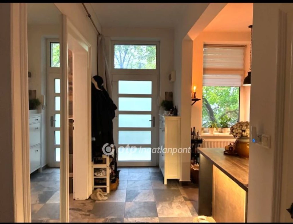 For sale brick flat, Budapest I. kerület