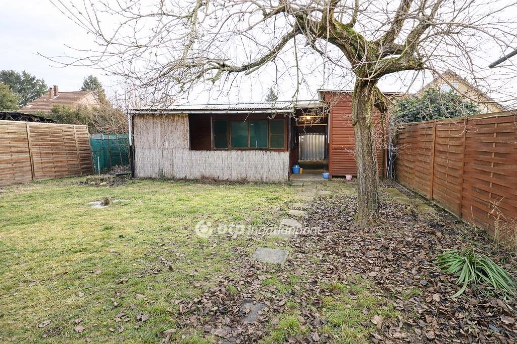 For sale house with a garden, Tass