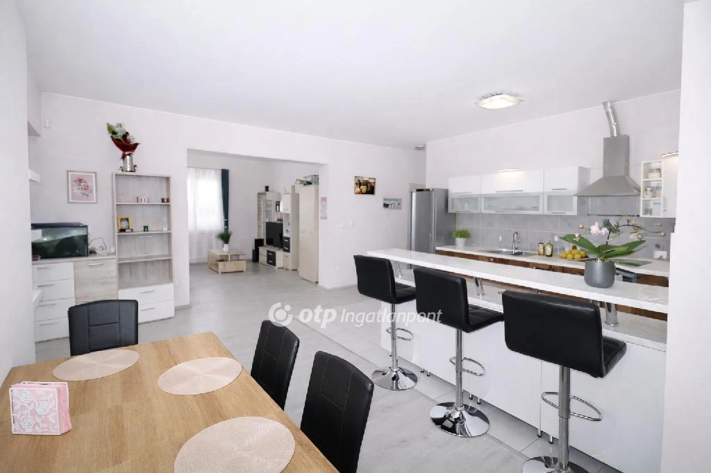 For sale house, Tass