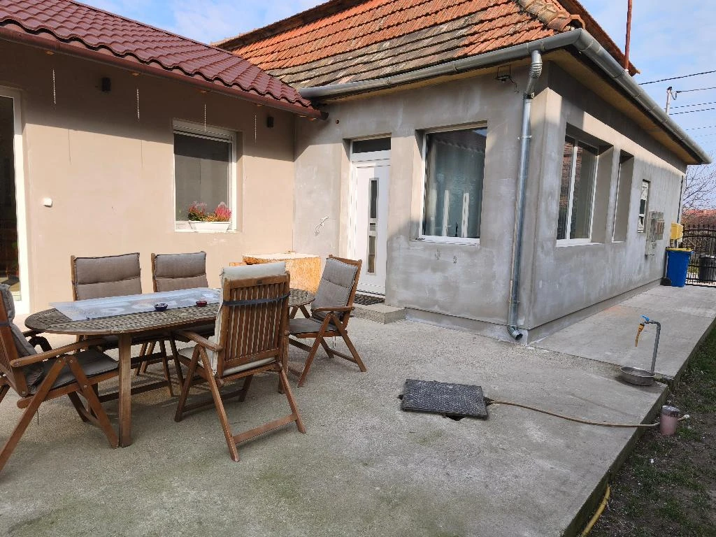 Eladó Ház, Kiskunlacháza