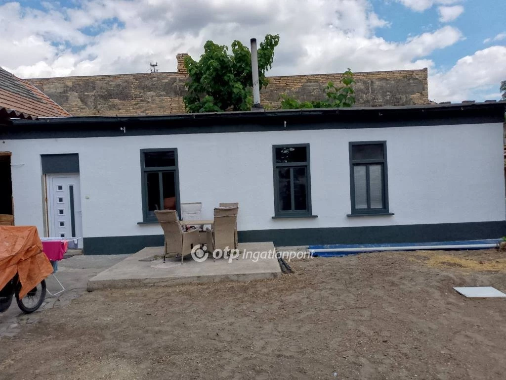 Eladó Ház, Kiskunlacháza