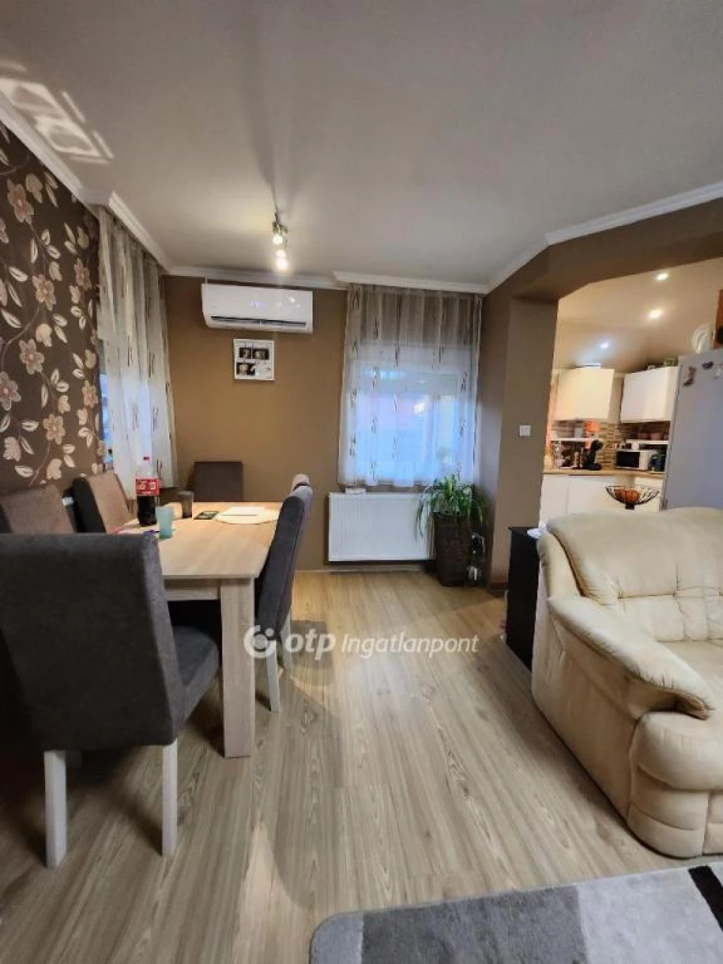 Eladó Ház, Tököl