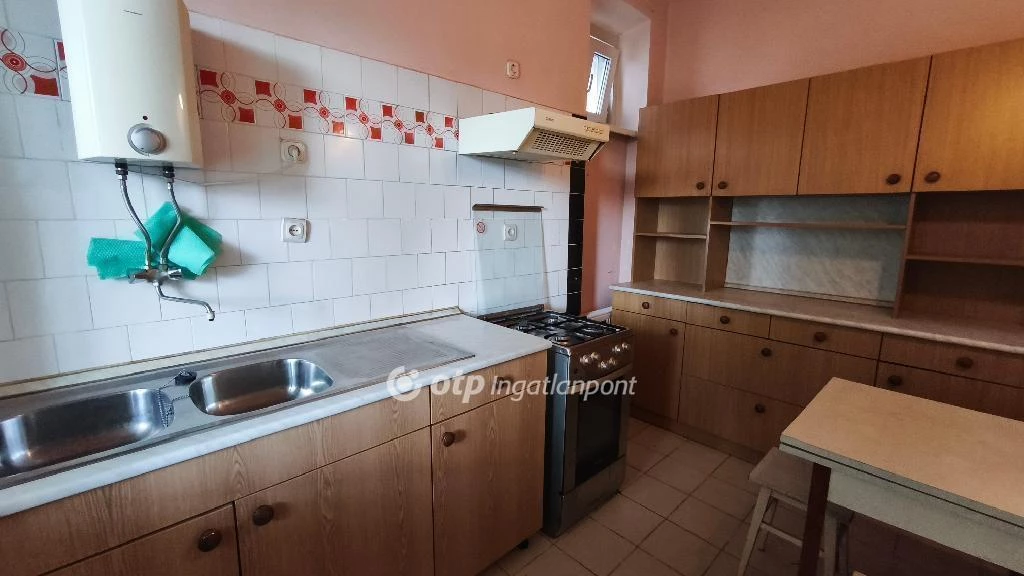 Eladó Ház, Délegyháza