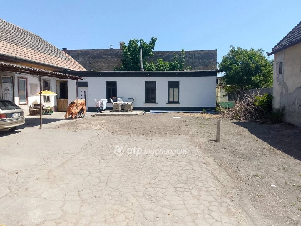 Eladó Ház, Kiskunlacháza