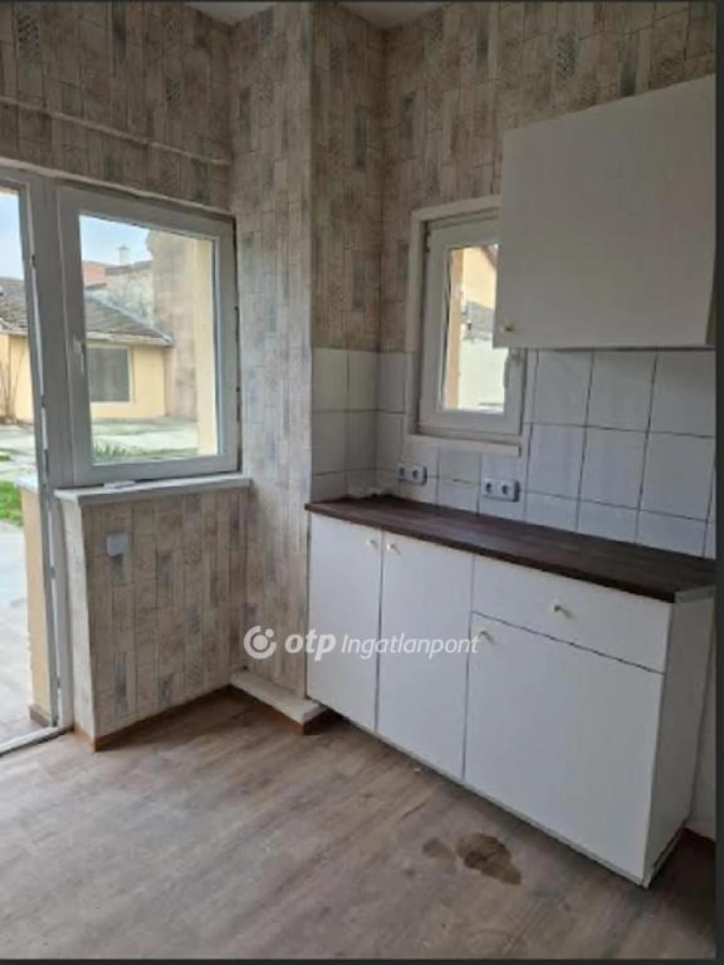 For sale brick flat, Budapest XX. kerület