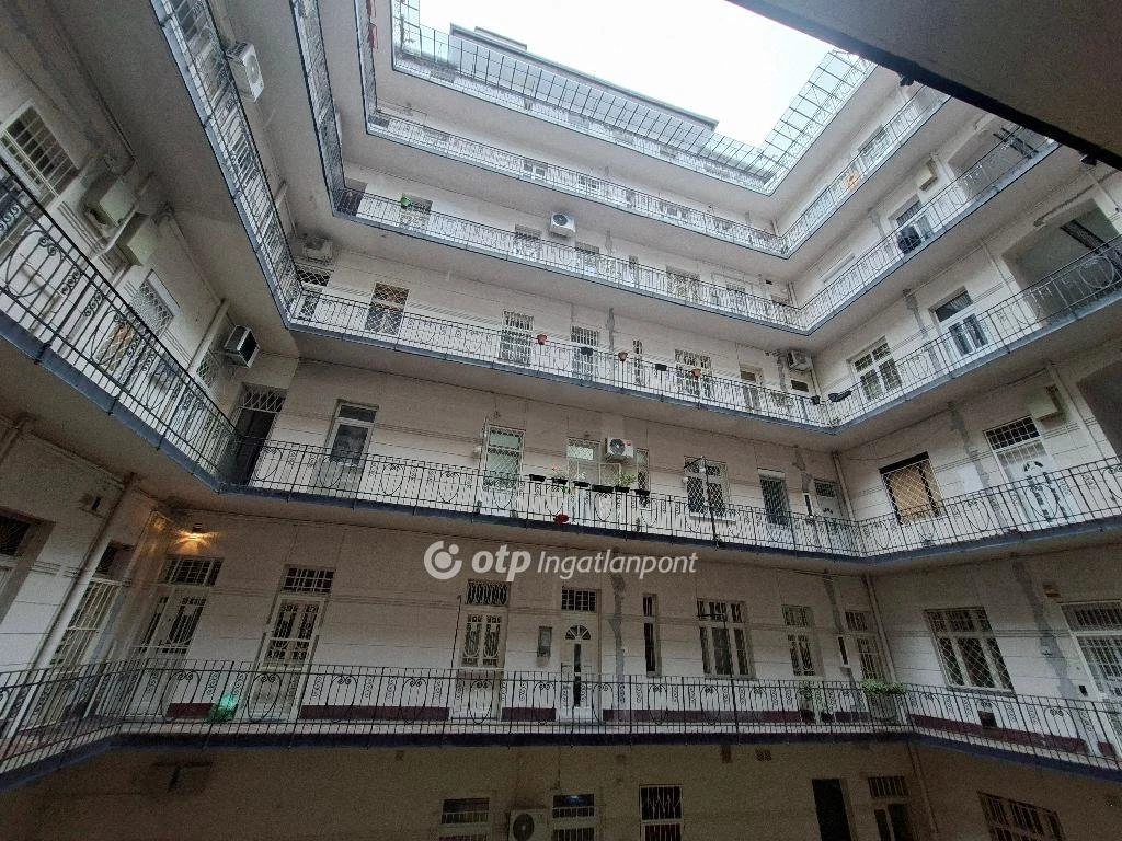 For sale brick flat, Budapest VIII. kerület