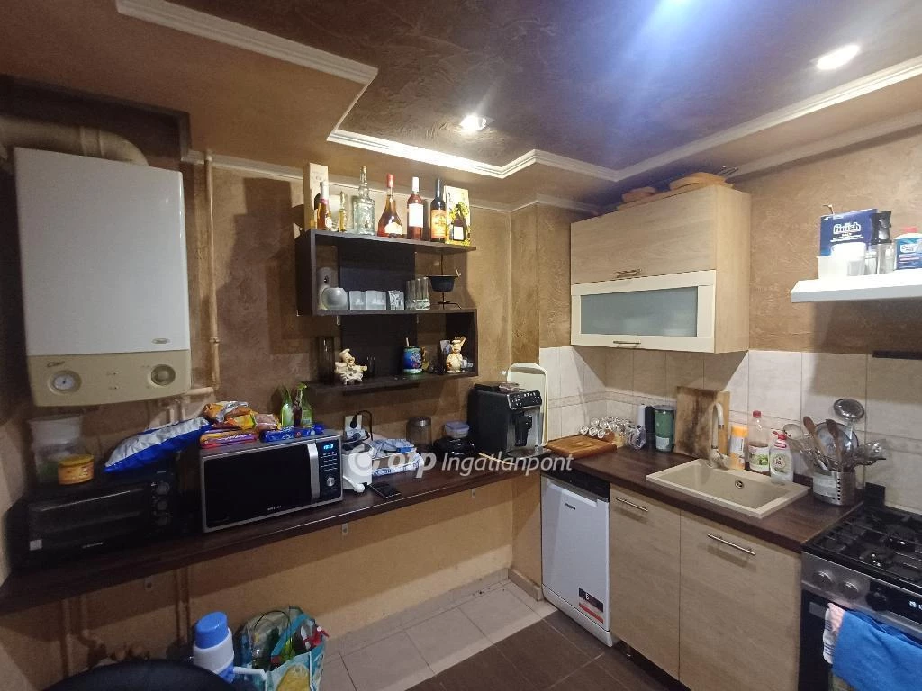 Eladó Lakás, Tököl