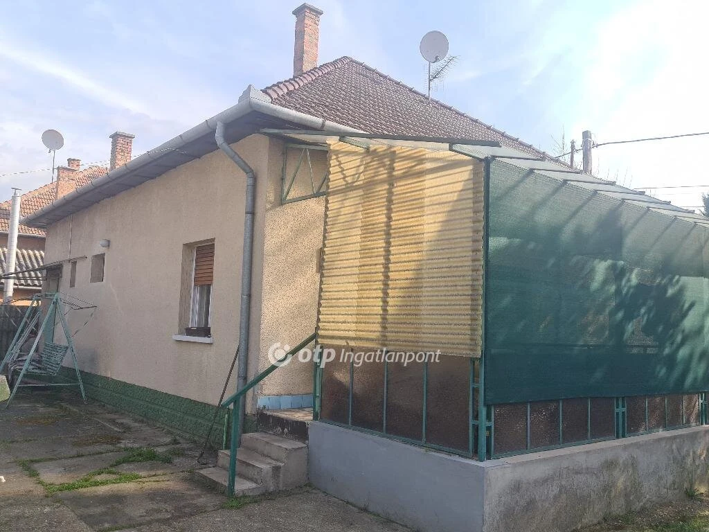 Eladó Ház, Taksony