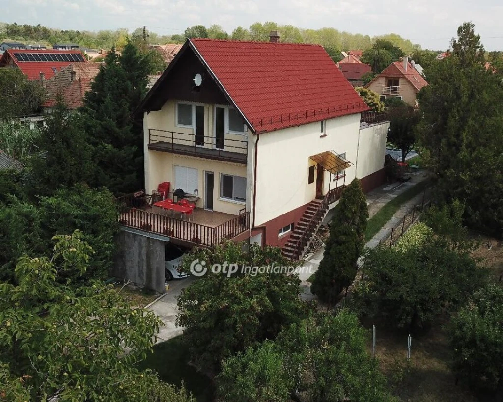 Eladó Ház, Taksony