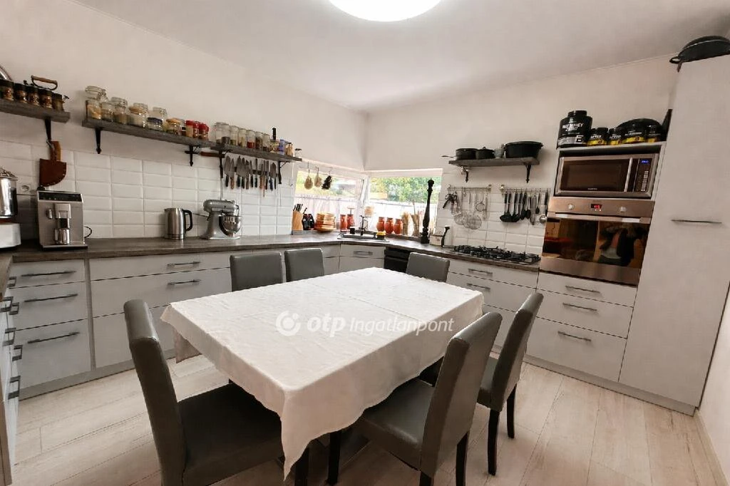 Eladó Ház, Délegyháza