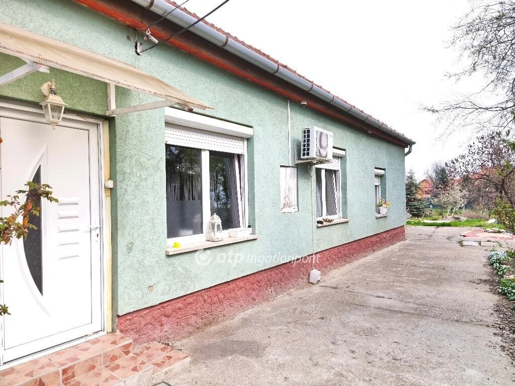 c3-1-name c2-1-name, Üllő