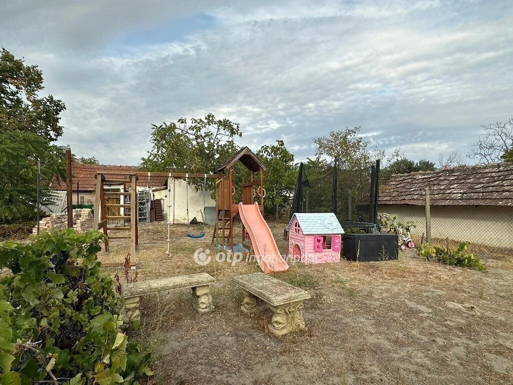 Eladó Ház, Bugyi