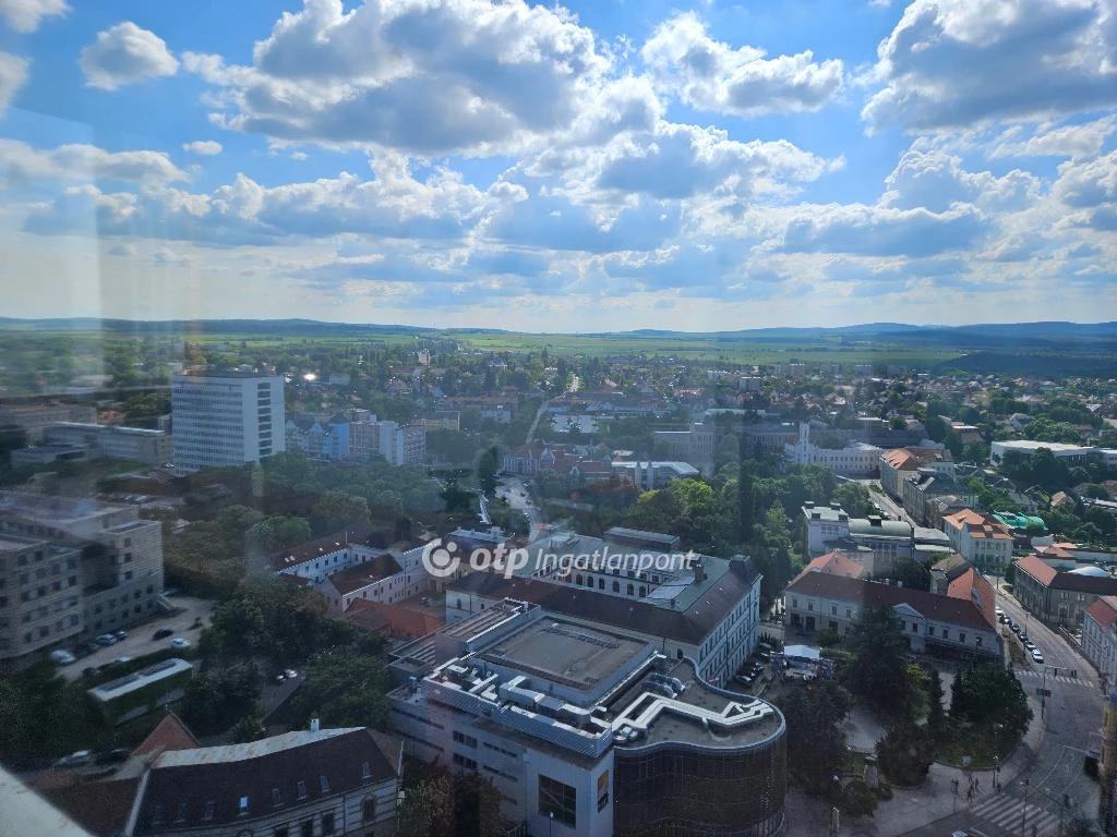 For sale panel flat, Veszprém, város központ