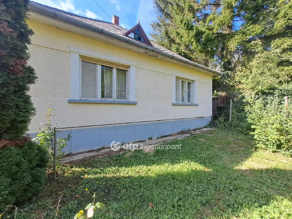 For sale house, Csesznek, csendes