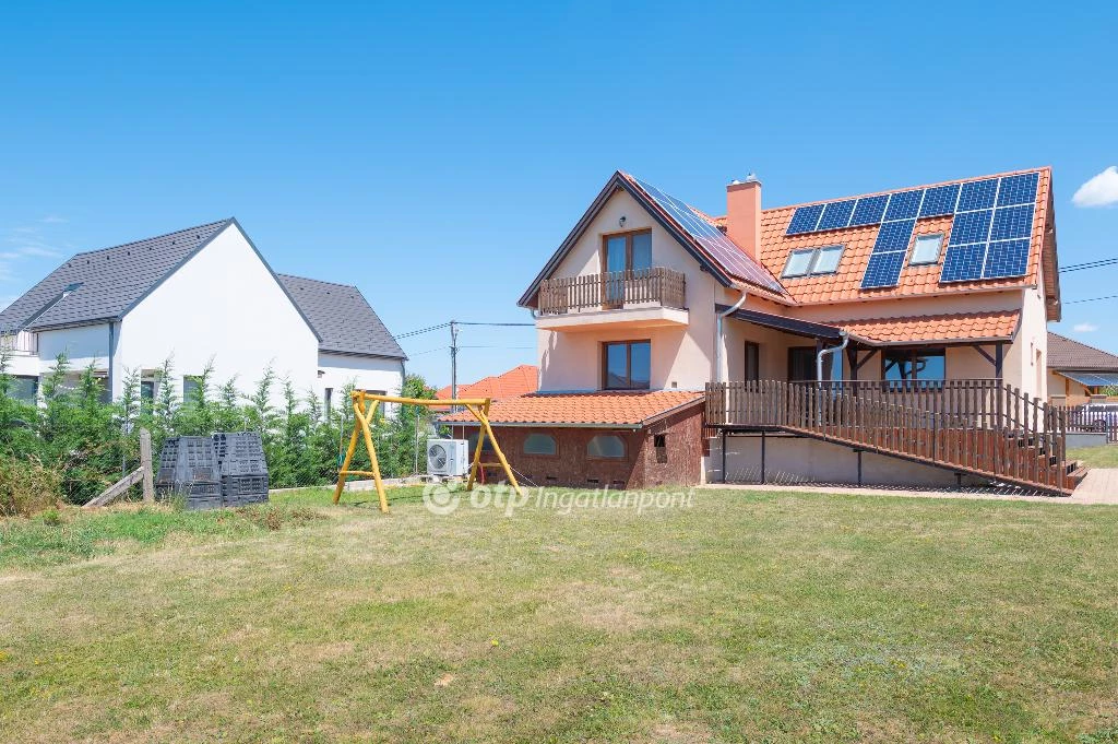 c3-1-name c2-1-name, Nemesvámos, Újtelep