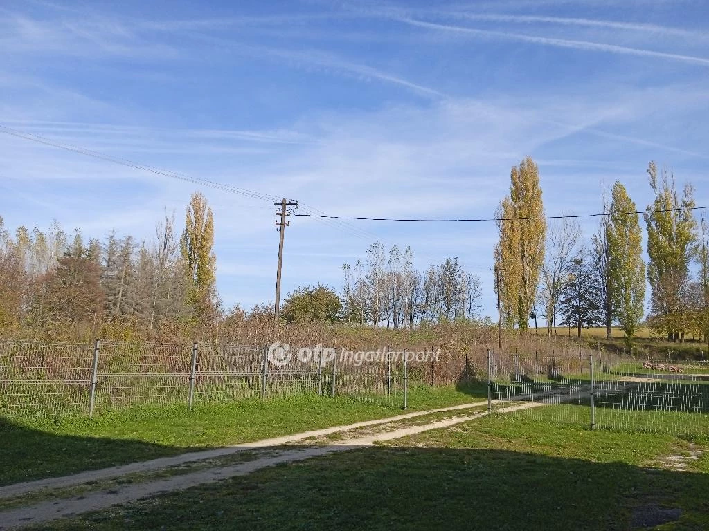 c3-1-name c2-50-name, Bakonynána, csendes