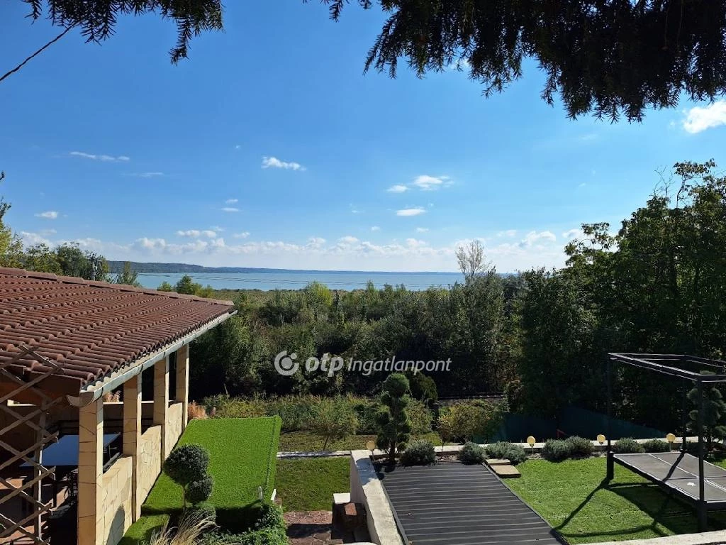 c3-1-name c2-63-name, Balatonalmádi, Csendes