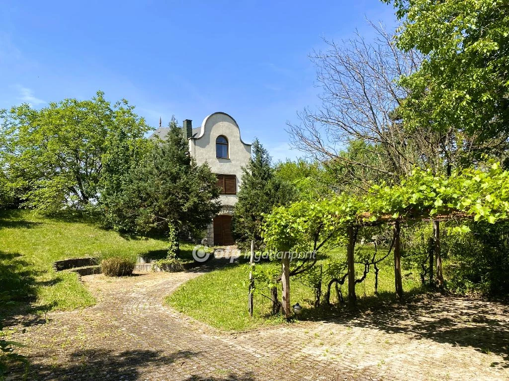 Eladó családi ház, Balatonakarattya, Csendes