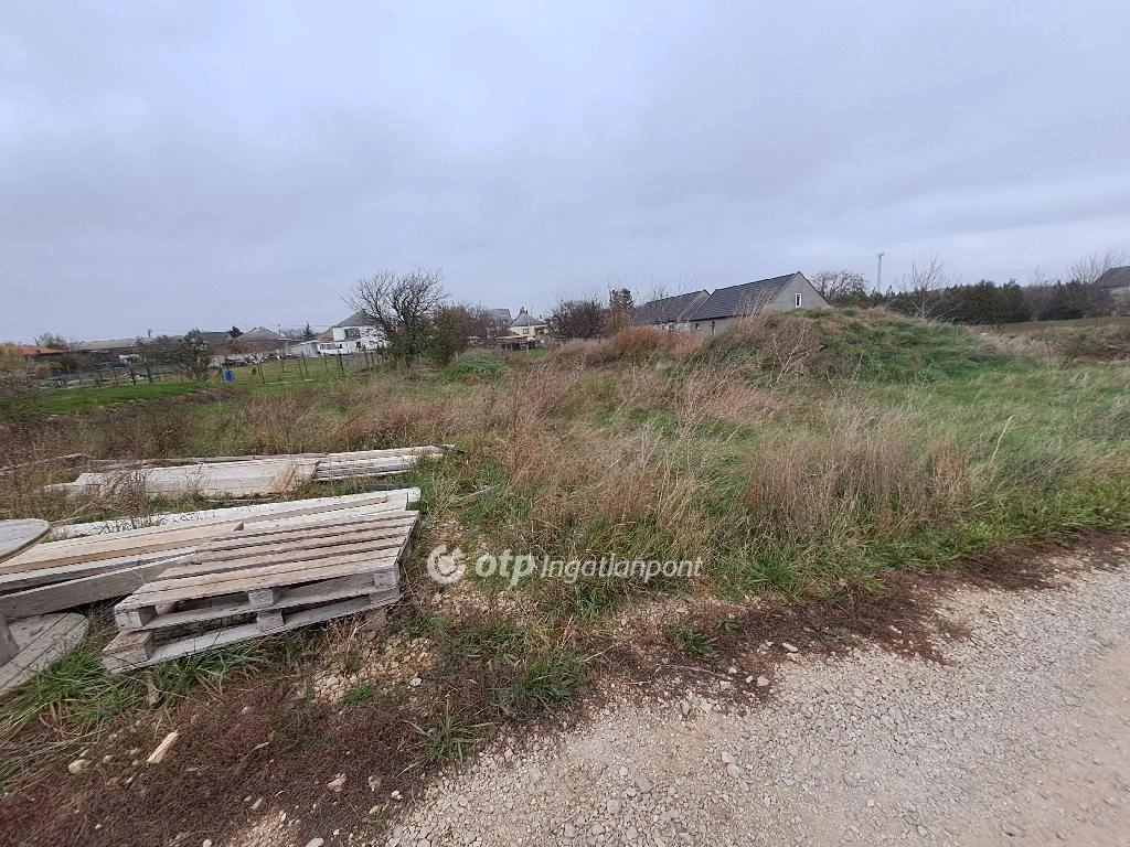 Eladó építési telek, Hajmáskér, csendes