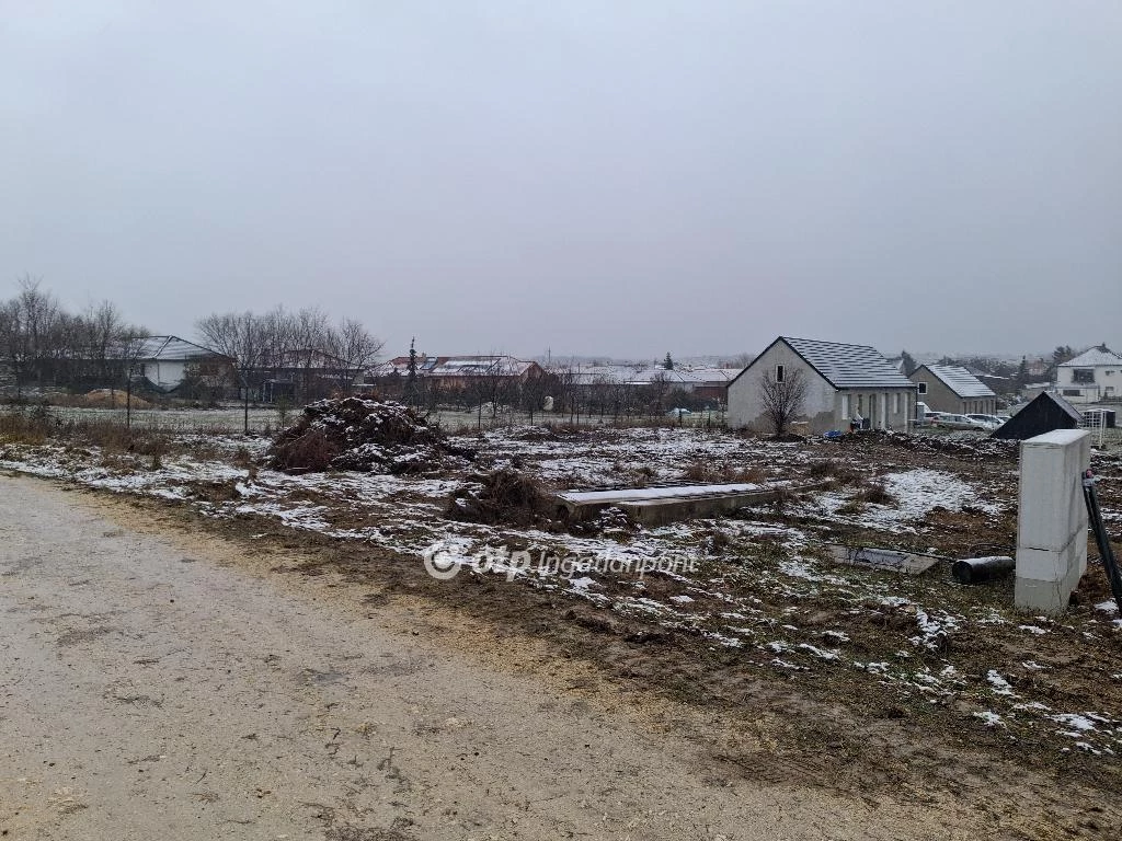 Eladó építési telek, Hajmáskér, csendes