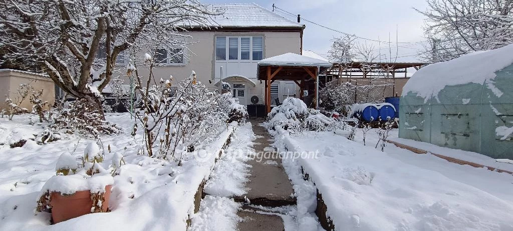 Eladó családi ház, Ajka, Bódé