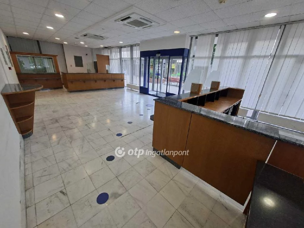 Kiadó iroda, irodaház, Ajka, x