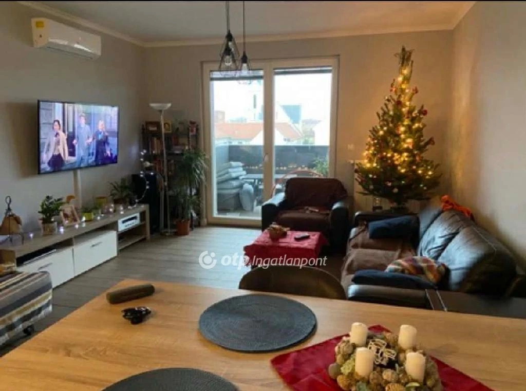 Eladó téglalakás, Győr, Sziget