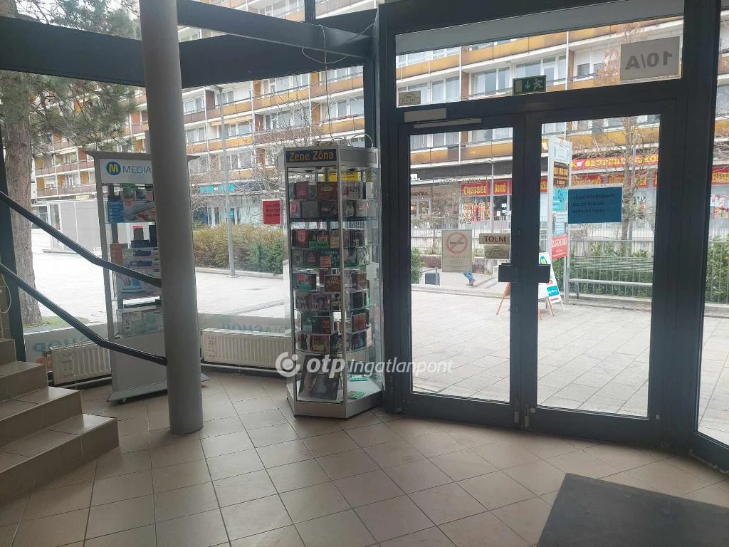 c3-1-name c2-69-name, Veszprém, x