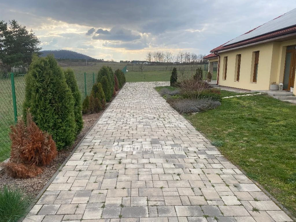 Eladó családi ház, Márkó, Csendes