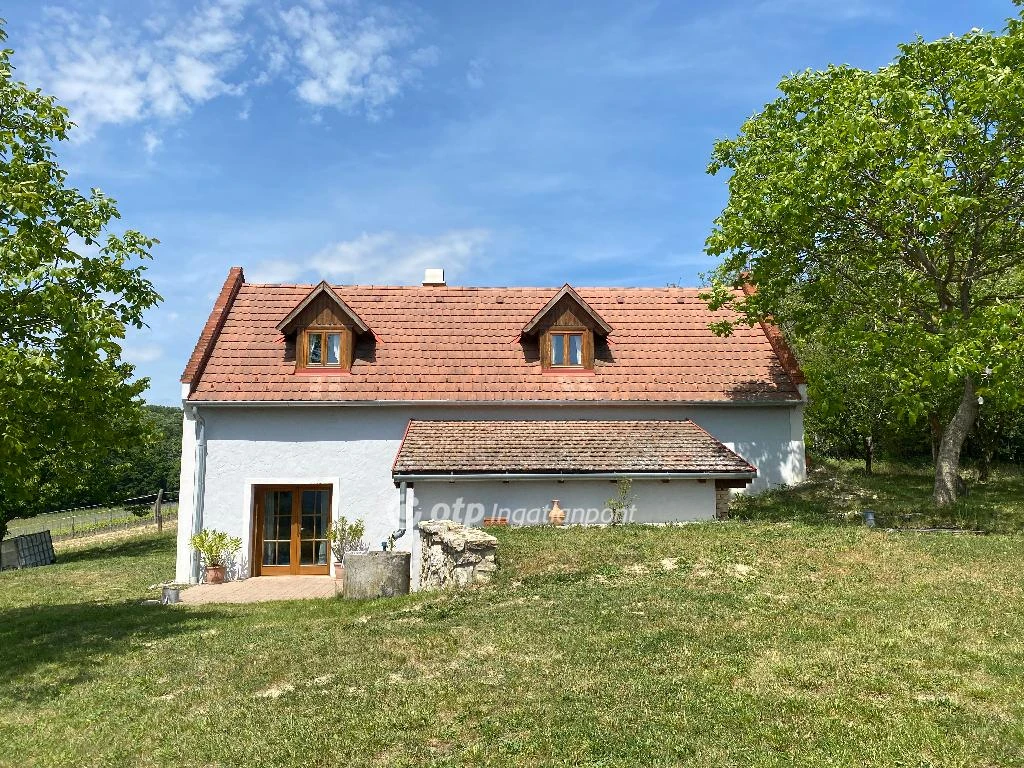 c3-1-name c2-63-name, Balatoncsicsó, Külterület