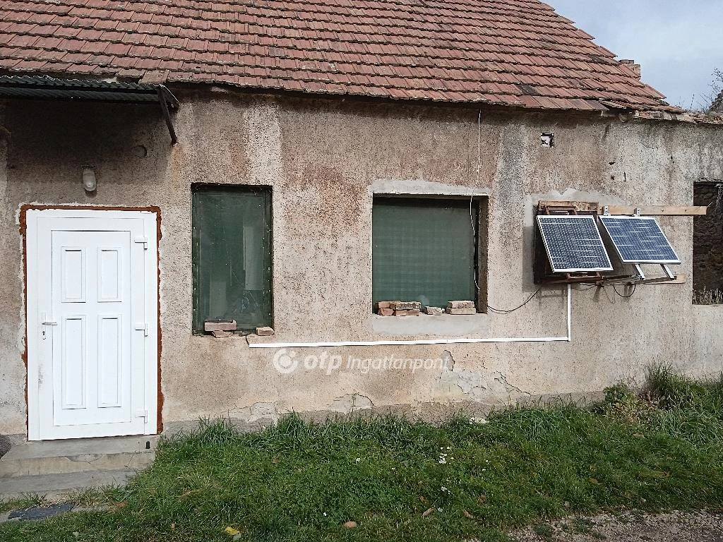 Eladó házrész, Ajka, Csendes