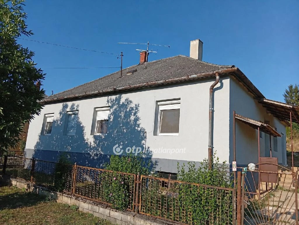 Eladó családi ház, Úrkút, csendes