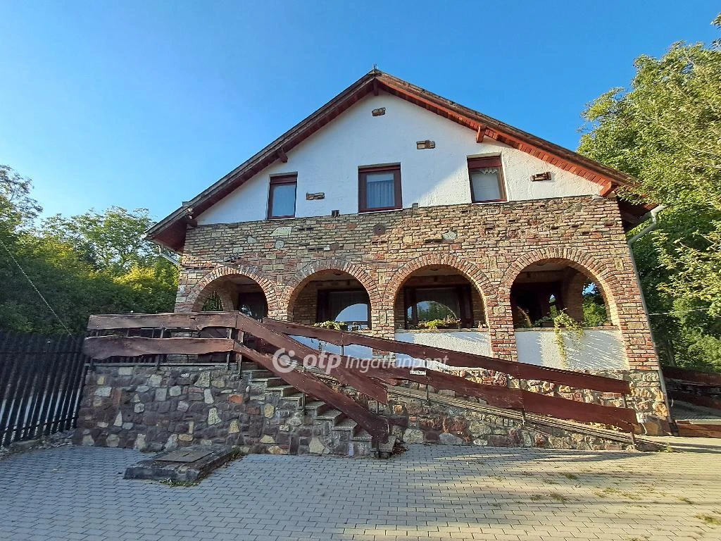 Eladó hotel, panzió, Herend, Latorczai tanya
