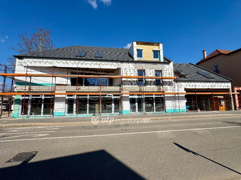 Eladó üzlet, Hajdúszoboszló, Belváros