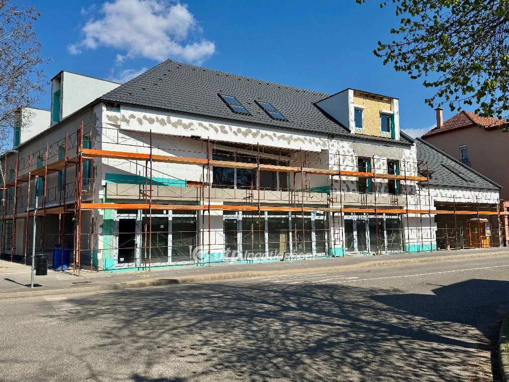 Eladó üzlet, Hajdúszoboszló, Belváros