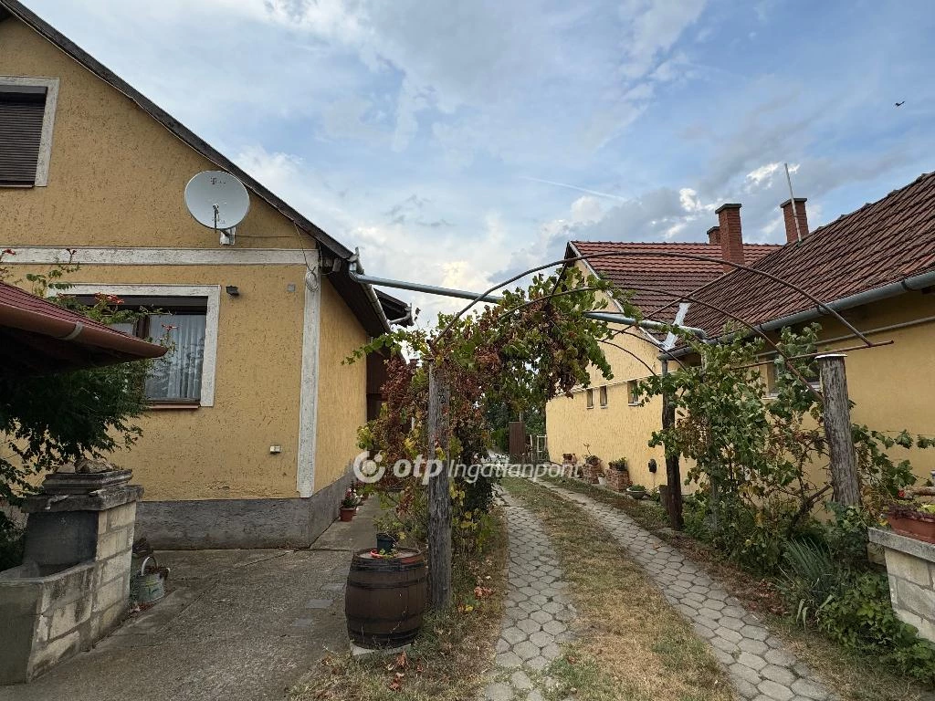 For sale house, Berettyóújfalu, Kádár utca