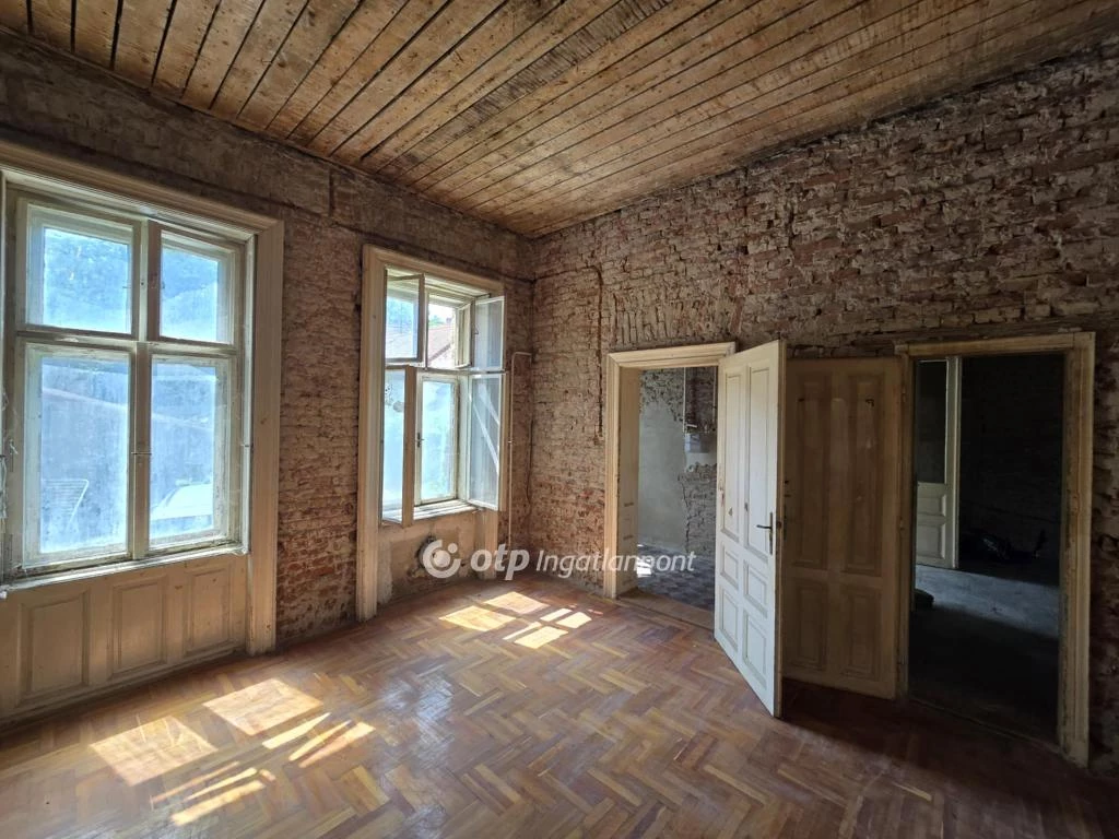 Eladó téglalakás, Debrecen, Belvaros