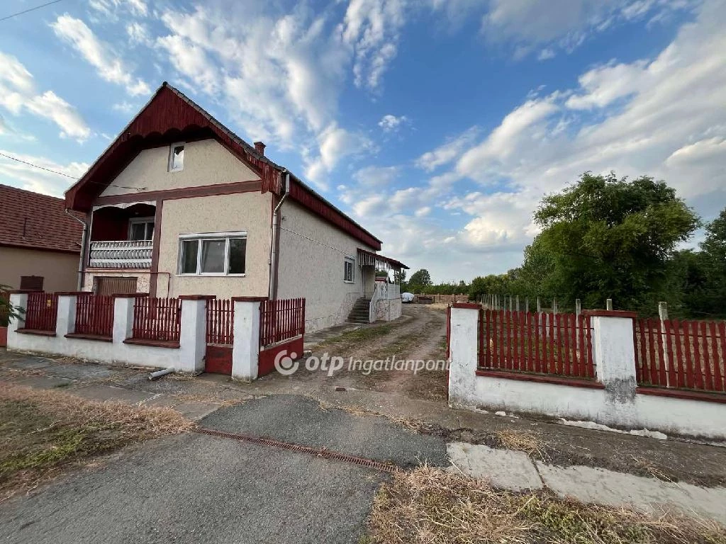 Eladó családi ház, Komádi, Komádi