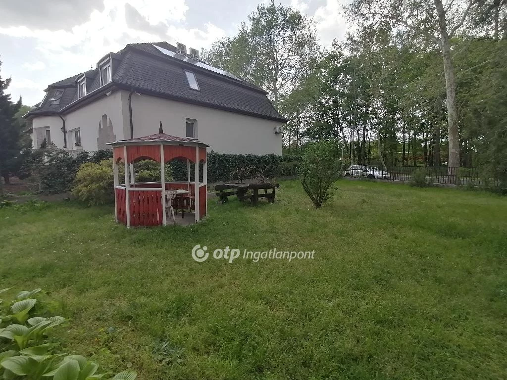 Eladó téglalakás, Debrecen, Nagyerdő