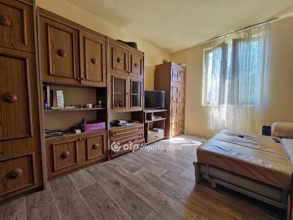 Eladó családi ház, Vámospércs, Kertváros