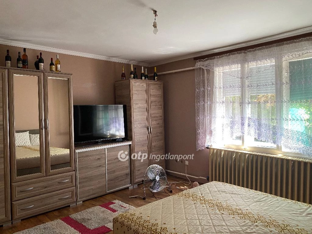 Eladó családi ház, Kunmadaras, kertváros