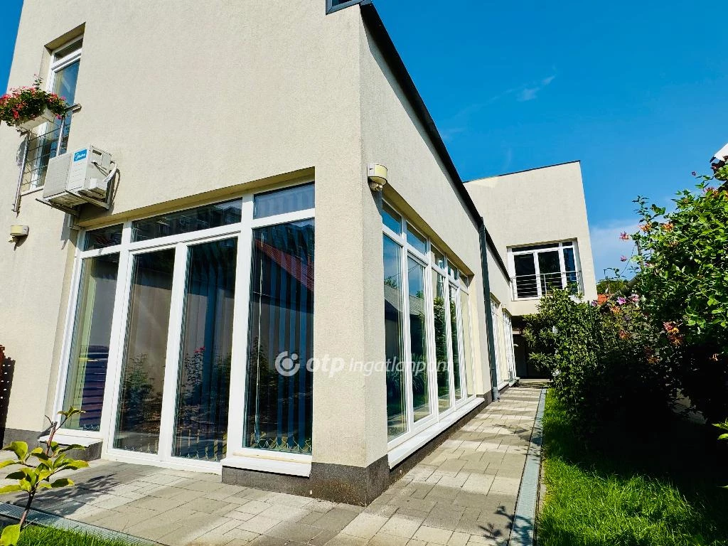 Eladó családi ház, Debrecen, Óváros